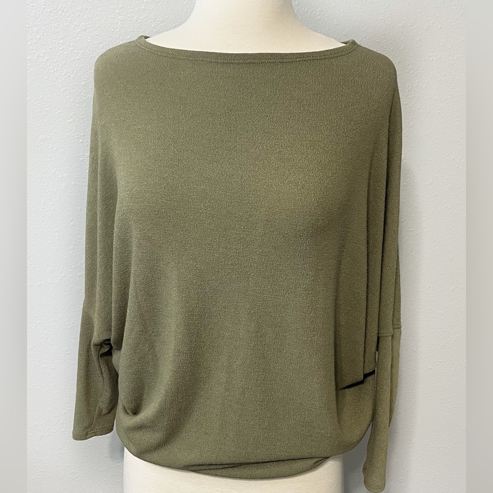 Jolie Women’s Batwing Blouse Size Small
